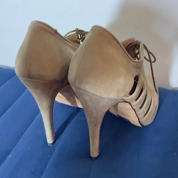 Valentino Vintage Tan Suede Cutout Accent d’Orsay Pump Heels, 6.5 - Picture 5 of 7